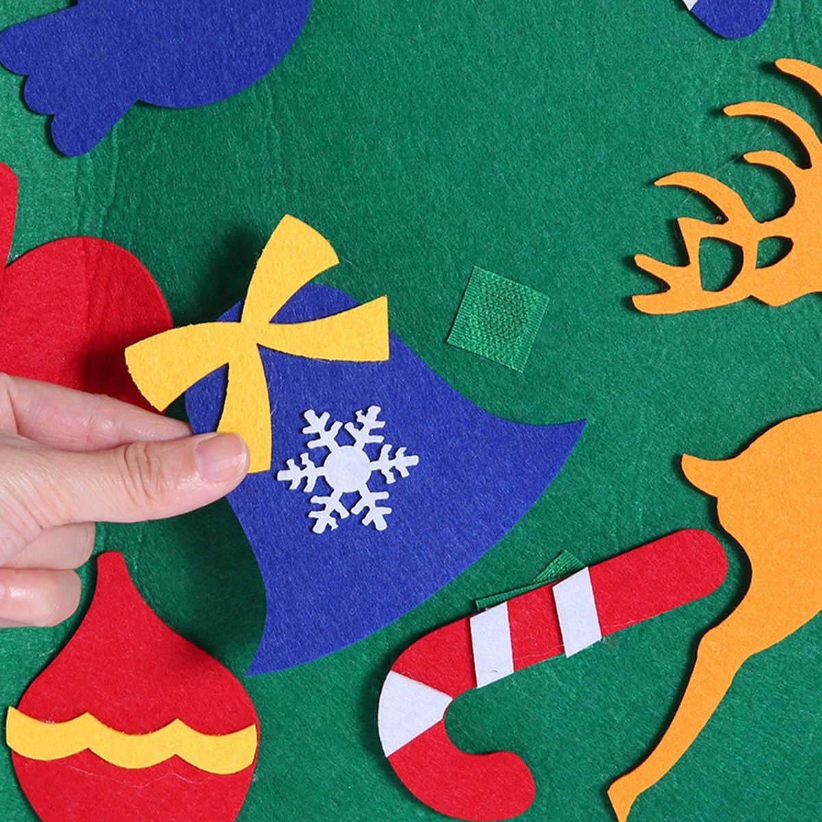 kaledu-eglute-vaikams