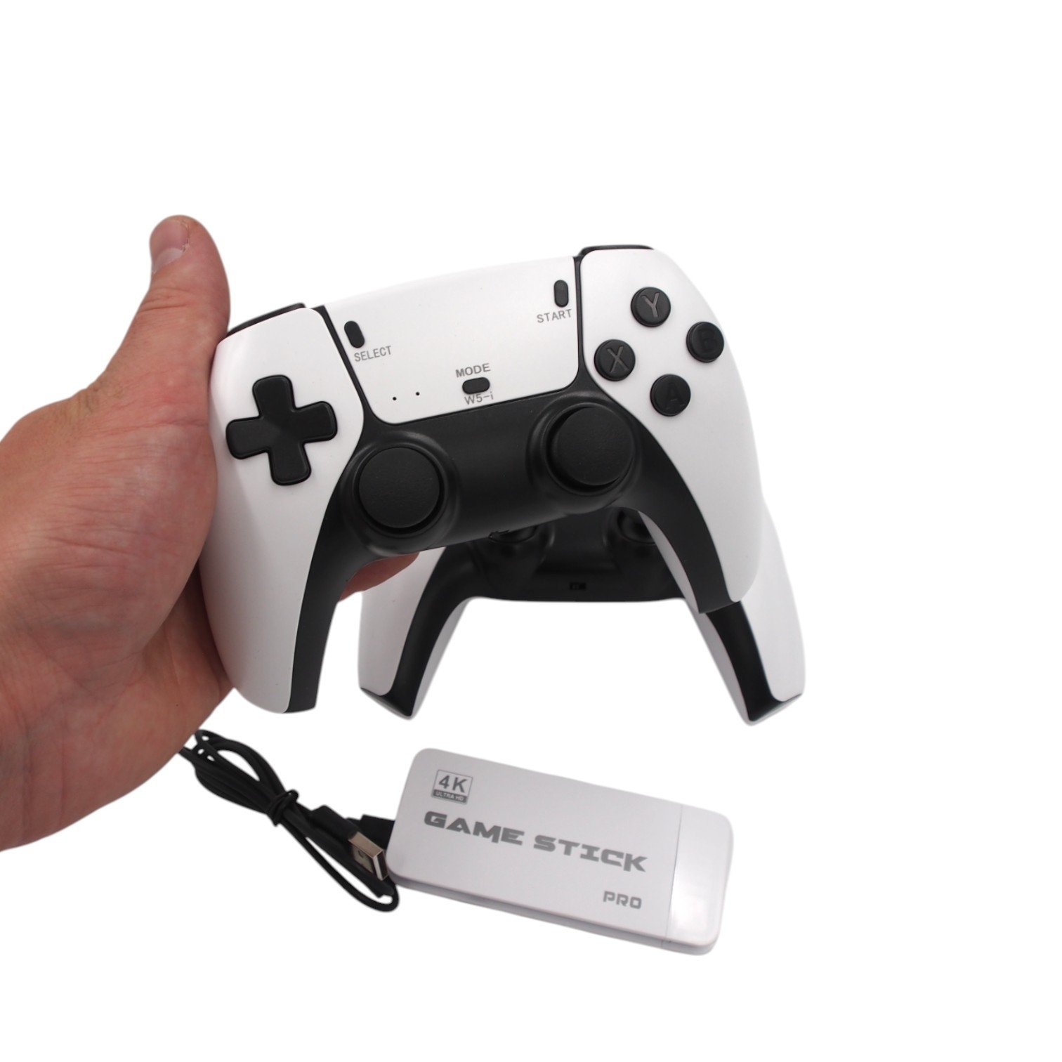 zaidimu-konsole-su-dviem-pulteliais