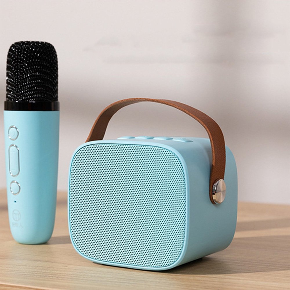 belaide-kolonele-su-mikrofonu