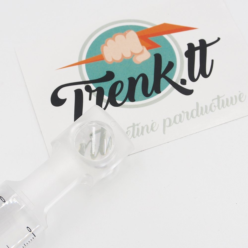 padidinimo-stiklas-linuote