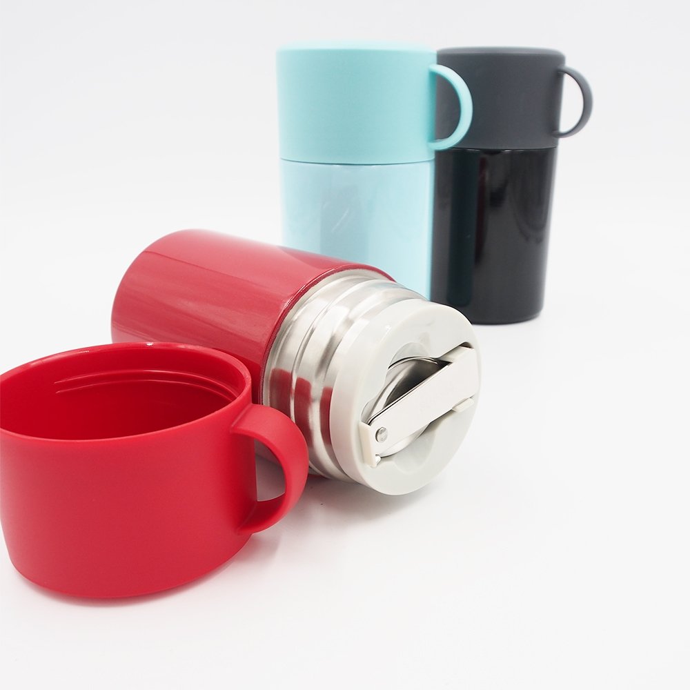 termosisnis-puodelis-su-saukstu