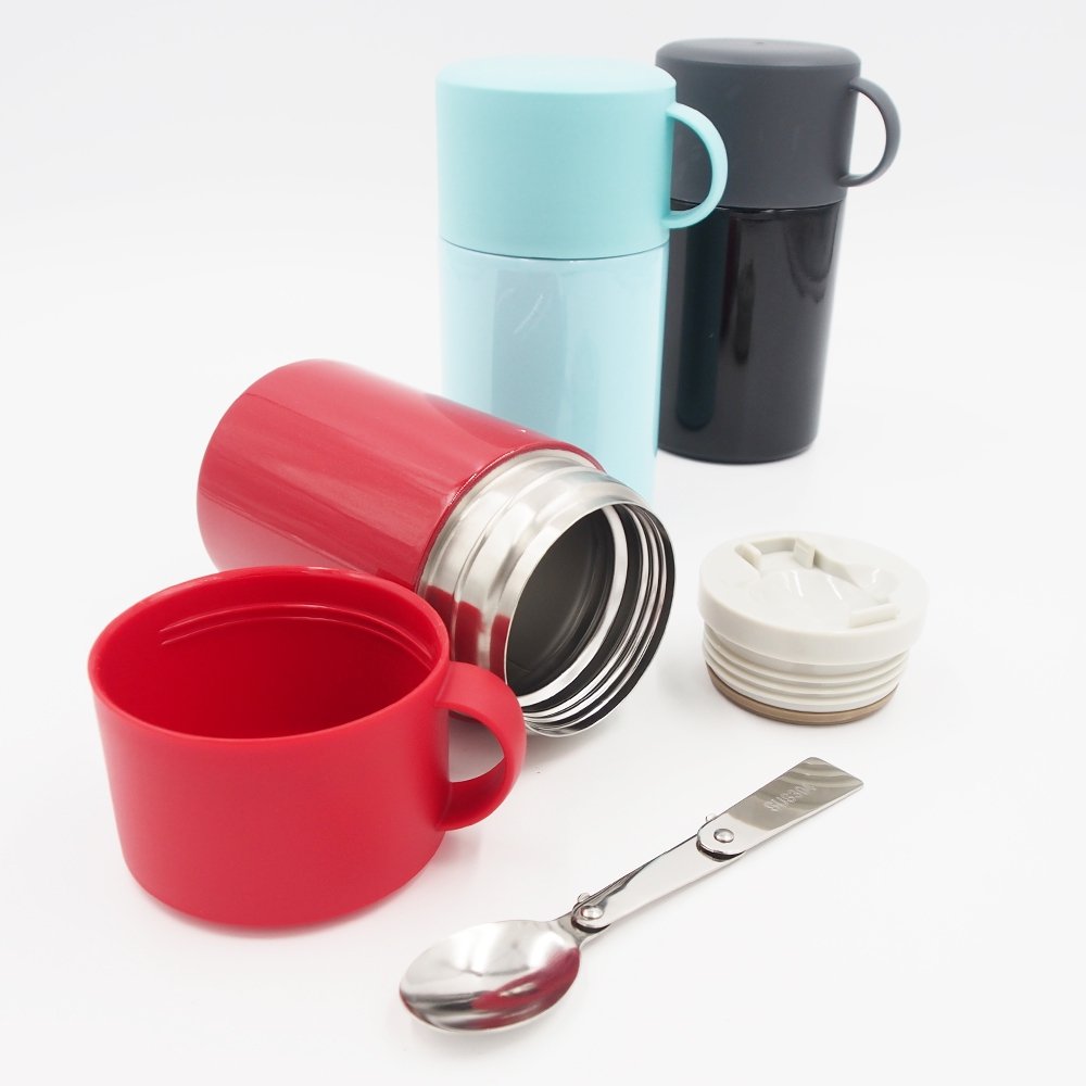 termosisnis-puodelis-su-saukstu