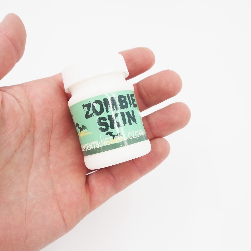 veido-dazai-zombio-makiazas