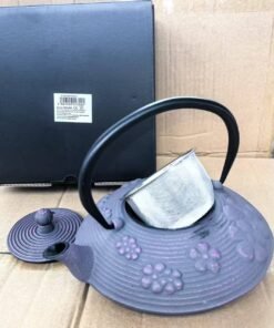 Ketaus arbatinukas su metaliniu sieteliu TR2309B