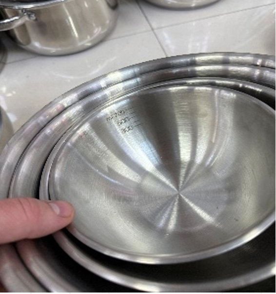 metalinis-dubuo-su-matavimo-skale-23-cm